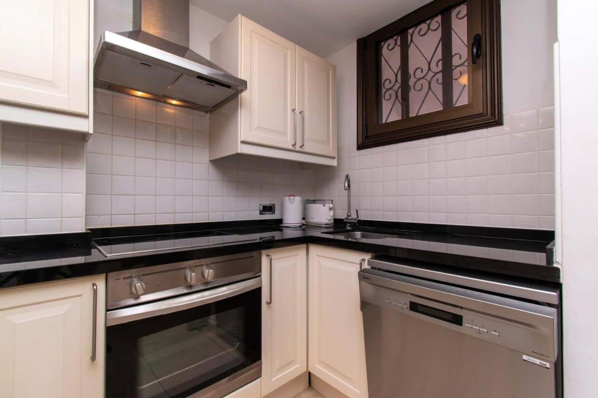 Apartment Parque Santiago Ii 271 - Two Bed With Pool View And Wifi Internet Playa de las Americas (Tenerife)